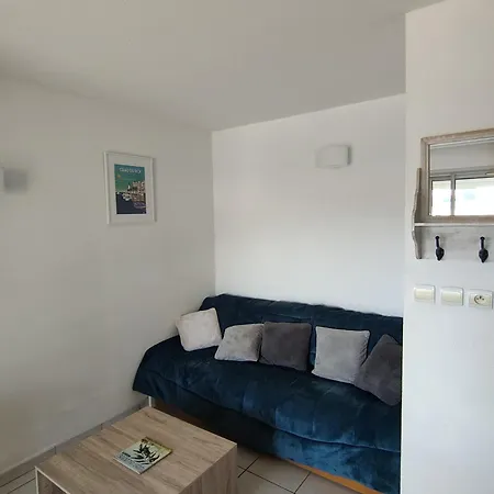 Bord De - Climatisation, Balcon, Parking Et Piscine - Fr-1-801-3 *